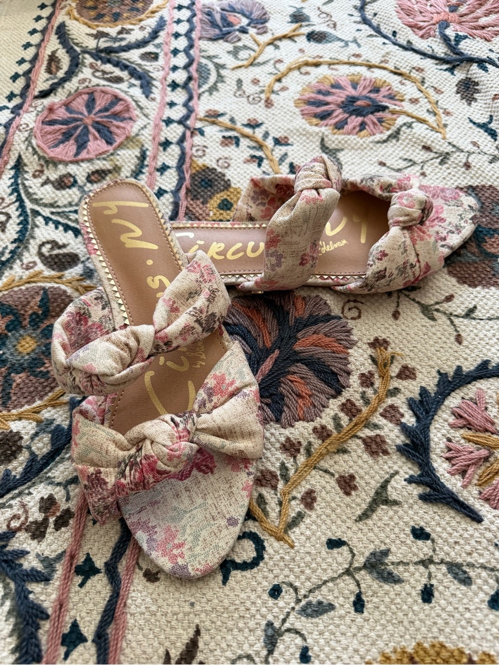 Circus by Sam Edelman Beige and Pink Floral Knot Slide Mules